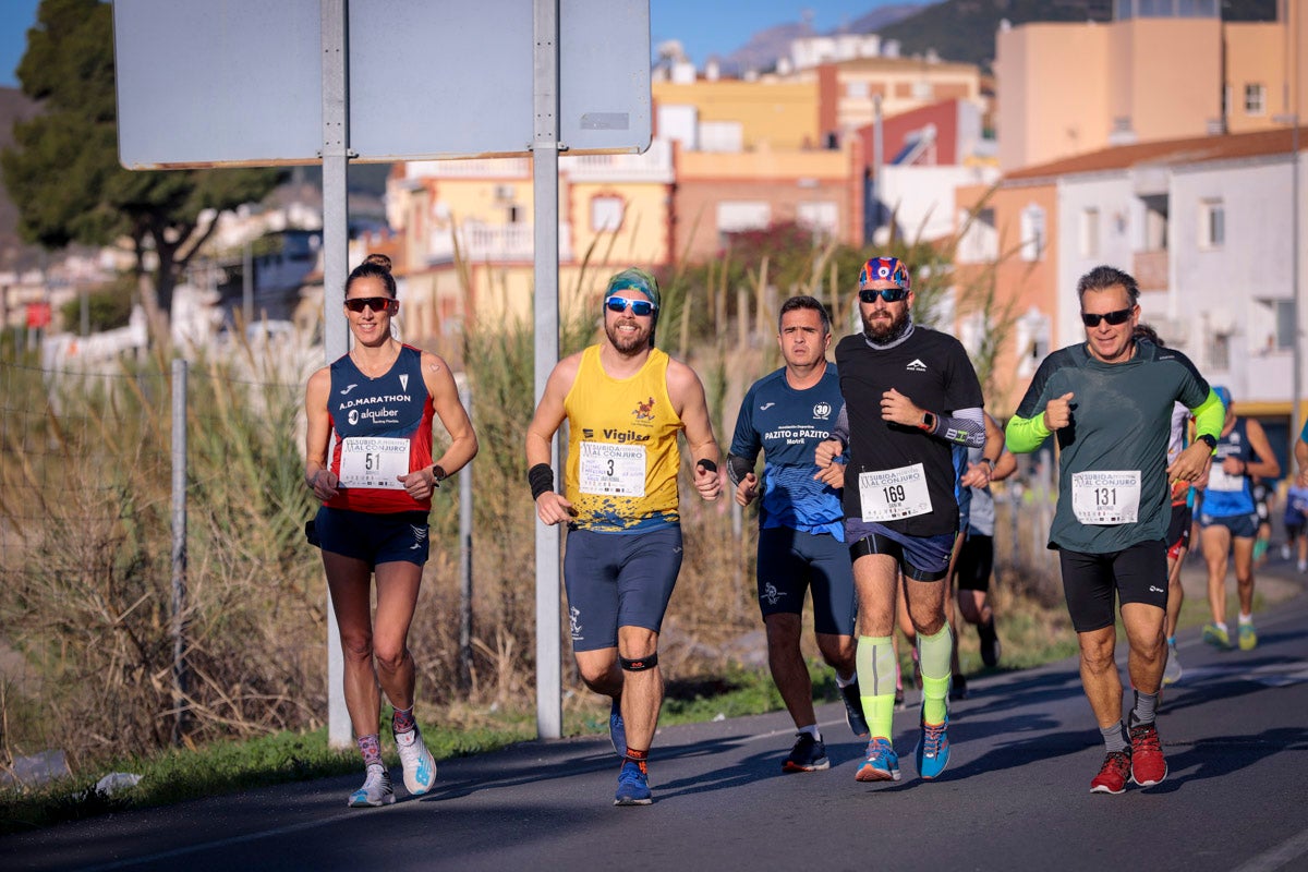 La XX Subida Pedestre al Conjuro arrancó a las 10 de la mañana, y los corredores tuvieron que enfrentarse a 17,8 kilometros en una mañana soleada