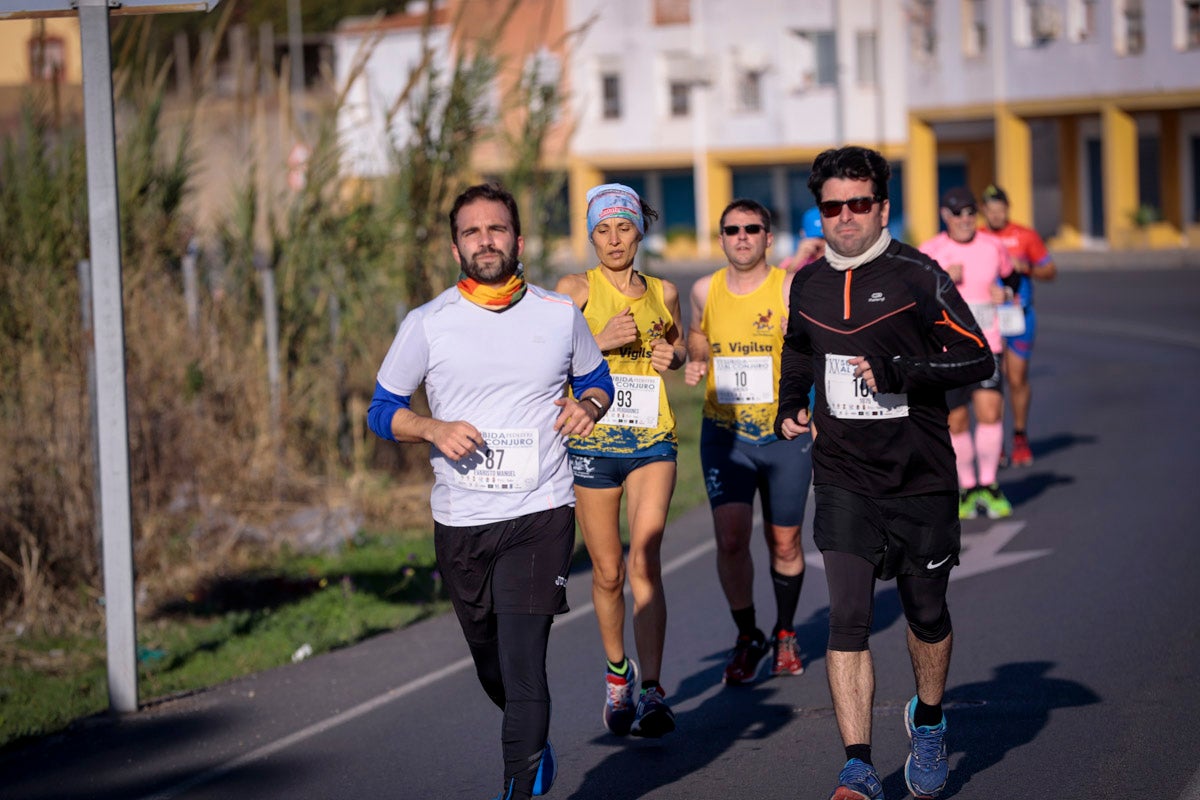 La XX Subida Pedestre al Conjuro arrancó a las 10 de la mañana, y los corredores tuvieron que enfrentarse a 17,8 kilometros en una mañana soleada