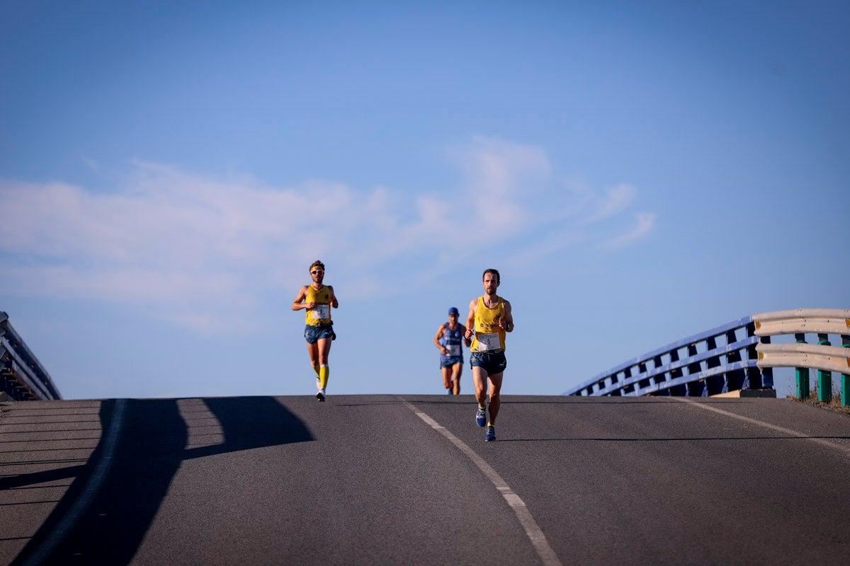 La XX Subida Pedestre al Conjuro arrancó a las 10 de la mañana, y los corredores tuvieron que enfrentarse a 17,8 kilometros en una mañana soleada