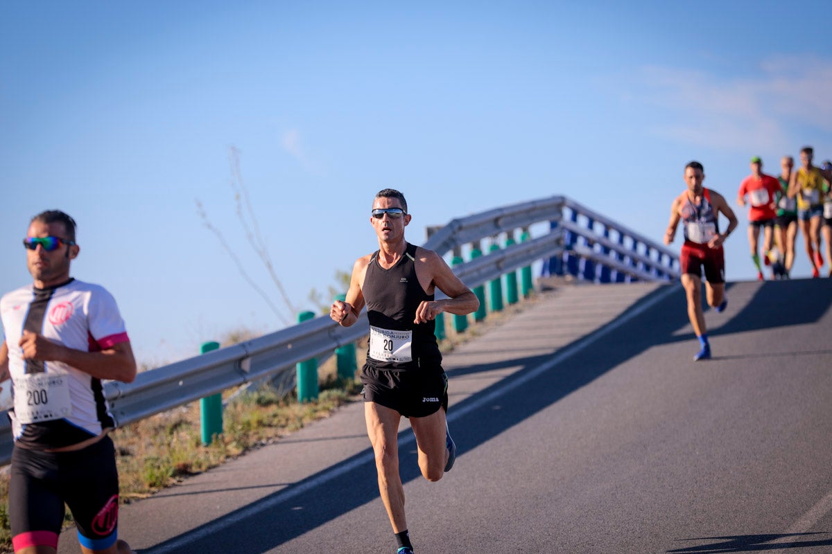 La XX Subida Pedestre al Conjuro arrancó a las 10 de la mañana, y los corredores tuvieron que enfrentarse a 17,8 kilometros en una mañana soleada