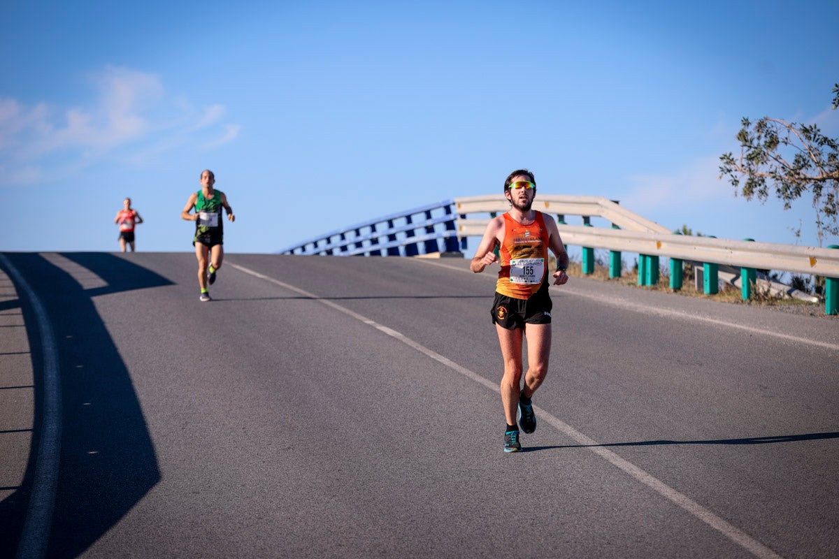 La XX Subida Pedestre al Conjuro arrancó a las 10 de la mañana, y los corredores tuvieron que enfrentarse a 17,8 kilometros en una mañana soleada