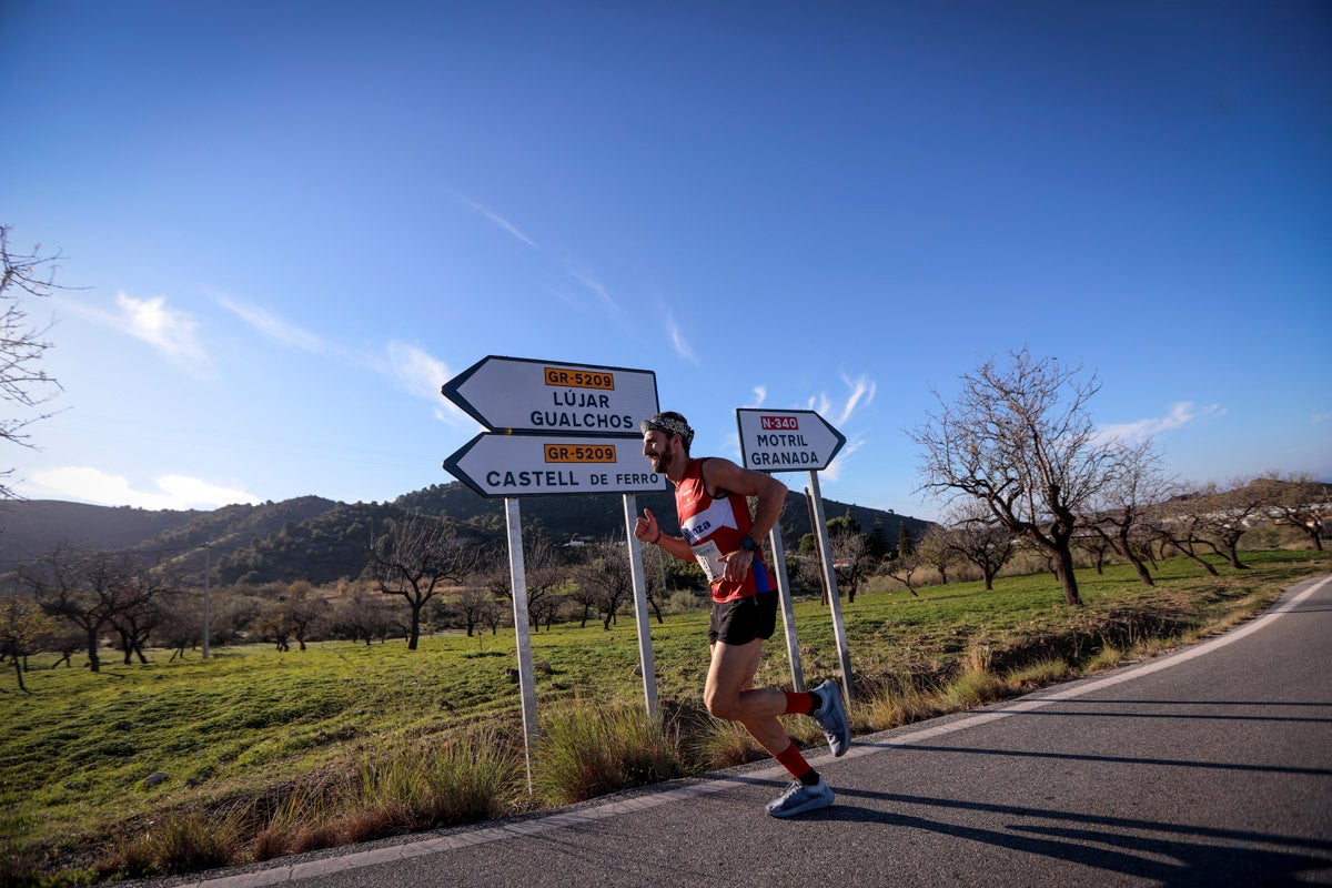 La XX Subida Pedestre al Conjuro arrancó a las 10 de la mañana, y los corredores tuvieron que enfrentarse a 17,8 kilometros en una mañana soleada