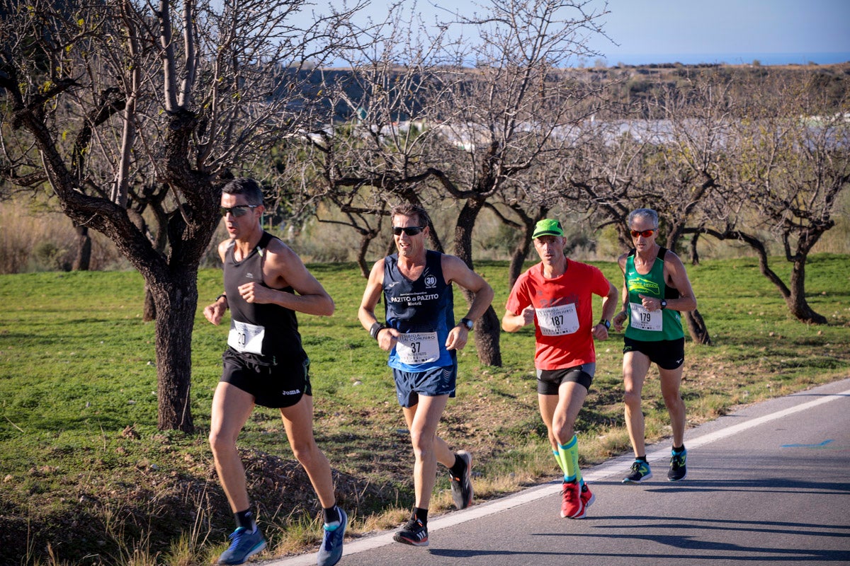 La XX Subida Pedestre al Conjuro arrancó a las 10 de la mañana, y los corredores tuvieron que enfrentarse a 17,8 kilometros en una mañana soleada