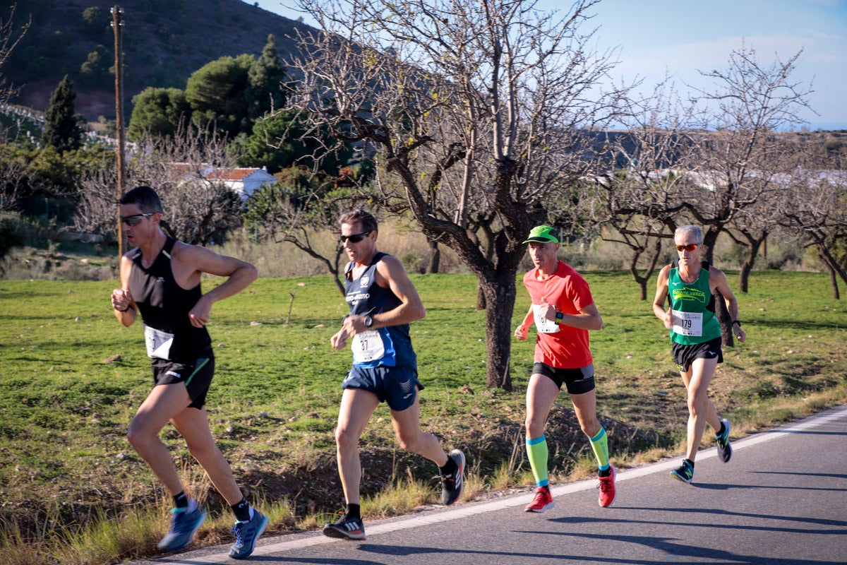 La XX Subida Pedestre al Conjuro arrancó a las 10 de la mañana, y los corredores tuvieron que enfrentarse a 17,8 kilometros en una mañana soleada