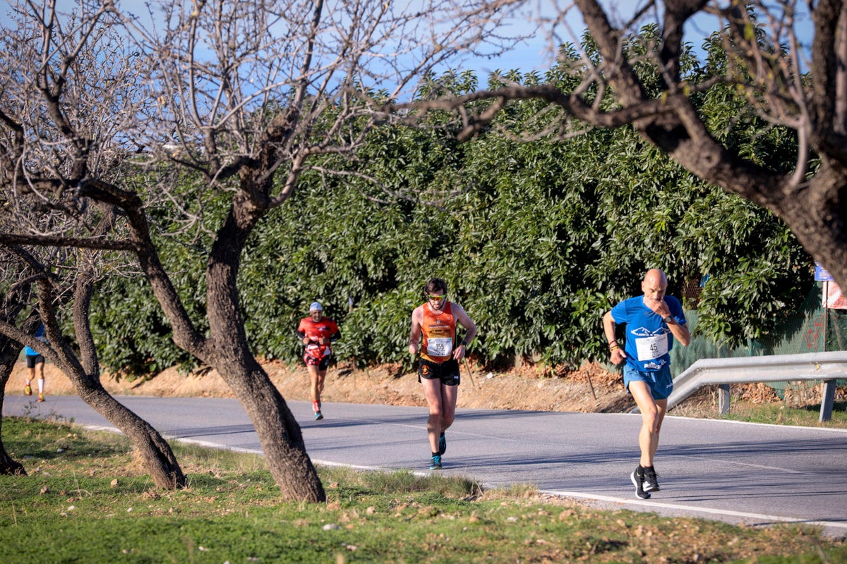 La XX Subida Pedestre al Conjuro arrancó a las 10 de la mañana, y los corredores tuvieron que enfrentarse a 17,8 kilometros en una mañana soleada