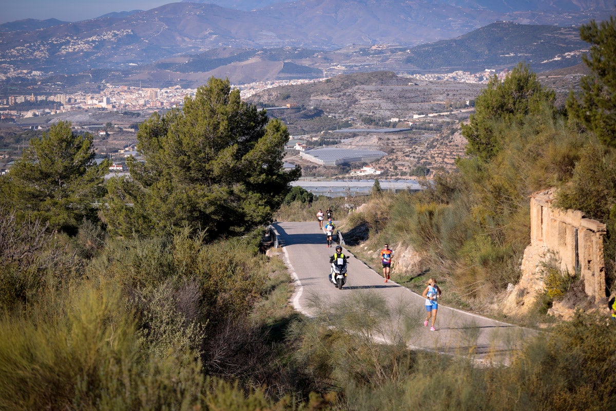 La XX Subida Pedestre al Conjuro arrancó a las 10 de la mañana, y los corredores tuvieron que enfrentarse a 17,8 kilometros en una mañana soleada