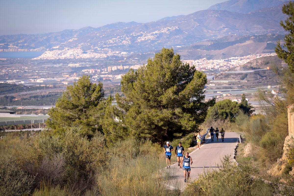 La XX Subida Pedestre al Conjuro arrancó a las 10 de la mañana, y los corredores tuvieron que enfrentarse a 17,8 kilometros en una mañana soleada