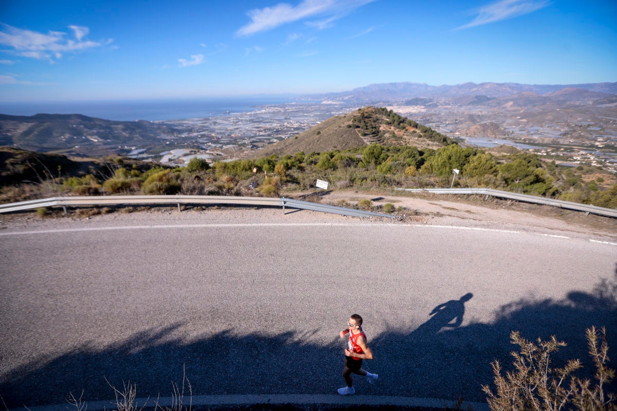 La XX Subida Pedestre al Conjuro arrancó a las 10 de la mañana, y los corredores tuvieron que enfrentarse a 17,8 kilometros en una mañana soleada