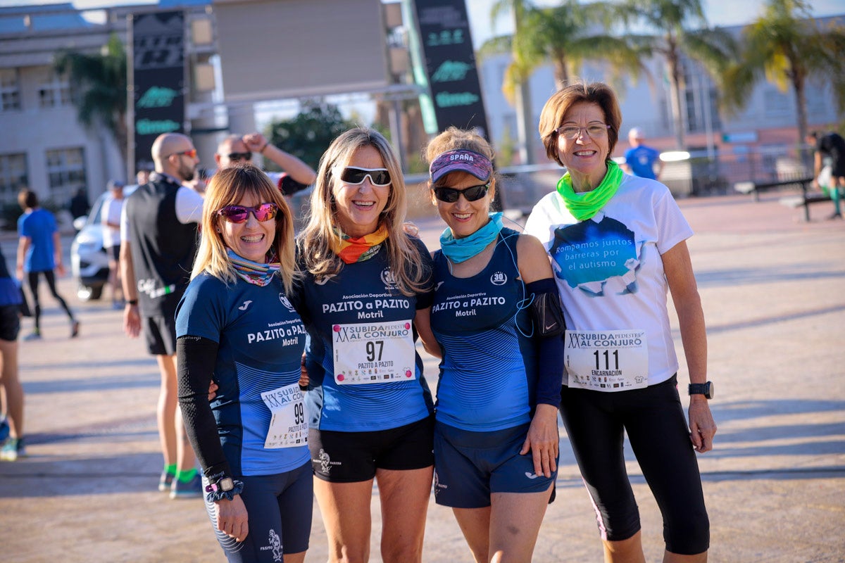 La XX Subida Pedestre al Conjuro arrancó a las 10 de la mañana, y los corredores tuvieron que enfrentarse a 17,8 kilometros en una mañana soleada