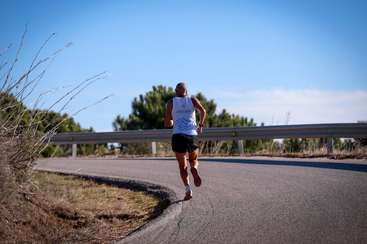 La XX Subida Pedestre al Conjuro arrancó a las 10 de la mañana, y los corredores tuvieron que enfrentarse a 17,8 kilometros en una mañana soleada