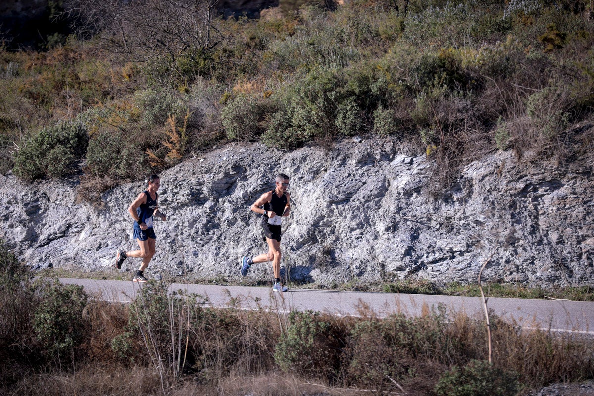 La XX Subida Pedestre al Conjuro arrancó a las 10 de la mañana, y los corredores tuvieron que enfrentarse a 17,8 kilometros en una mañana soleada