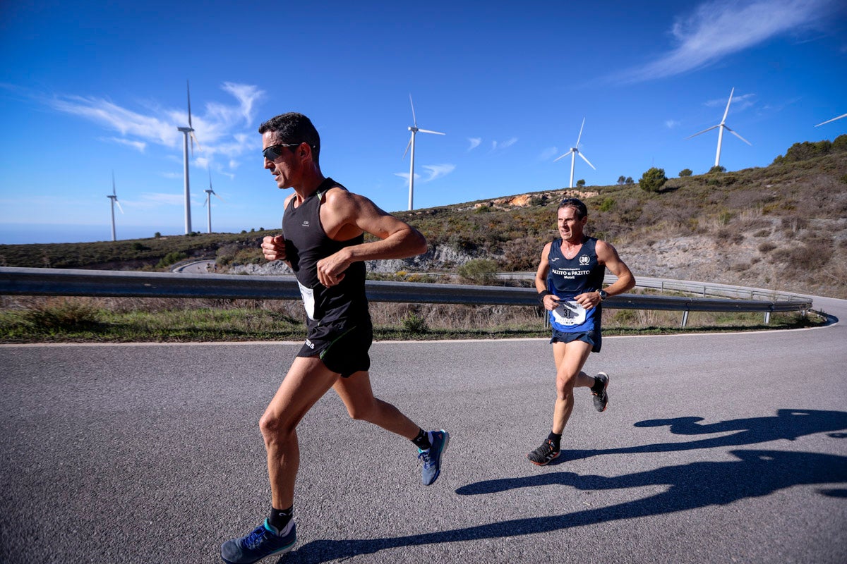 La XX Subida Pedestre al Conjuro arrancó a las 10 de la mañana, y los corredores tuvieron que enfrentarse a 17,8 kilometros en una mañana soleada