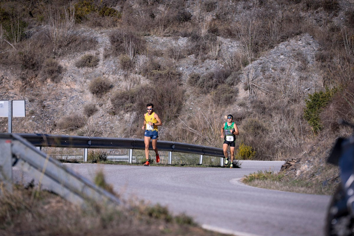 La XX Subida Pedestre al Conjuro arrancó a las 10 de la mañana, y los corredores tuvieron que enfrentarse a 17,8 kilometros en una mañana soleada