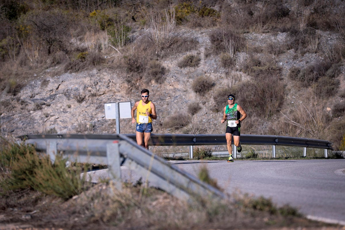 La XX Subida Pedestre al Conjuro arrancó a las 10 de la mañana, y los corredores tuvieron que enfrentarse a 17,8 kilometros en una mañana soleada