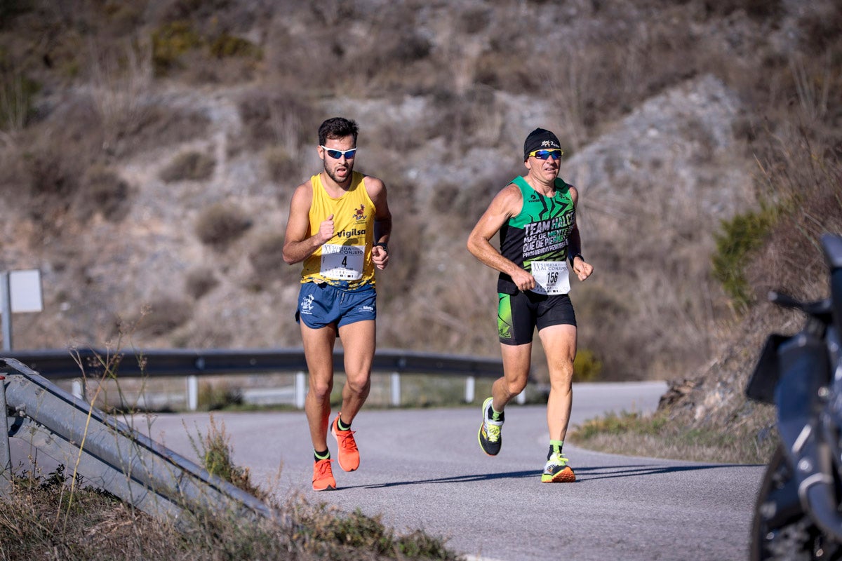 La XX Subida Pedestre al Conjuro arrancó a las 10 de la mañana, y los corredores tuvieron que enfrentarse a 17,8 kilometros en una mañana soleada