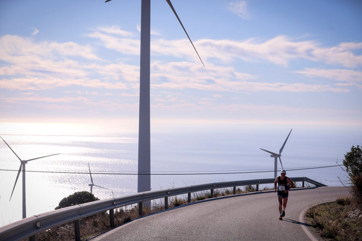 La XX Subida Pedestre al Conjuro arrancó a las 10 de la mañana, y los corredores tuvieron que enfrentarse a 17,8 kilometros en una mañana soleada