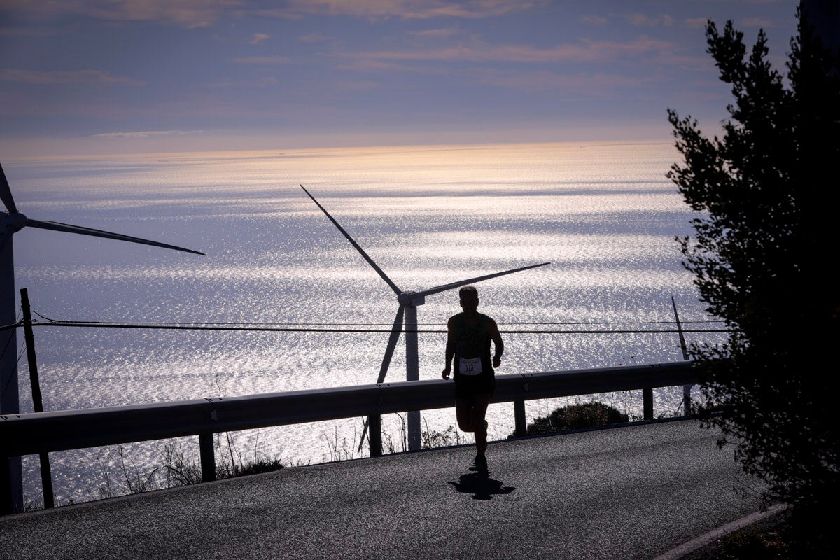 La XX Subida Pedestre al Conjuro arrancó a las 10 de la mañana, y los corredores tuvieron que enfrentarse a 17,8 kilometros en una mañana soleada