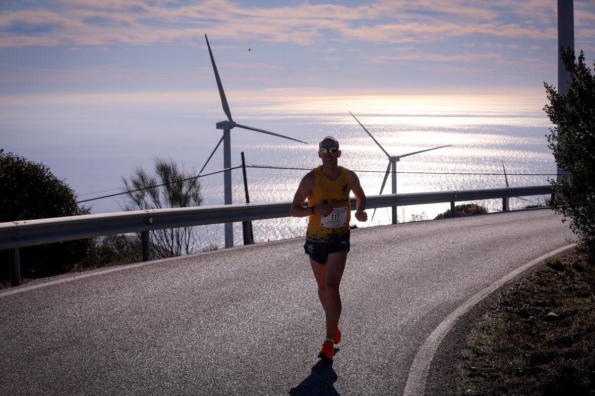 La XX Subida Pedestre al Conjuro arrancó a las 10 de la mañana, y los corredores tuvieron que enfrentarse a 17,8 kilometros en una mañana soleada