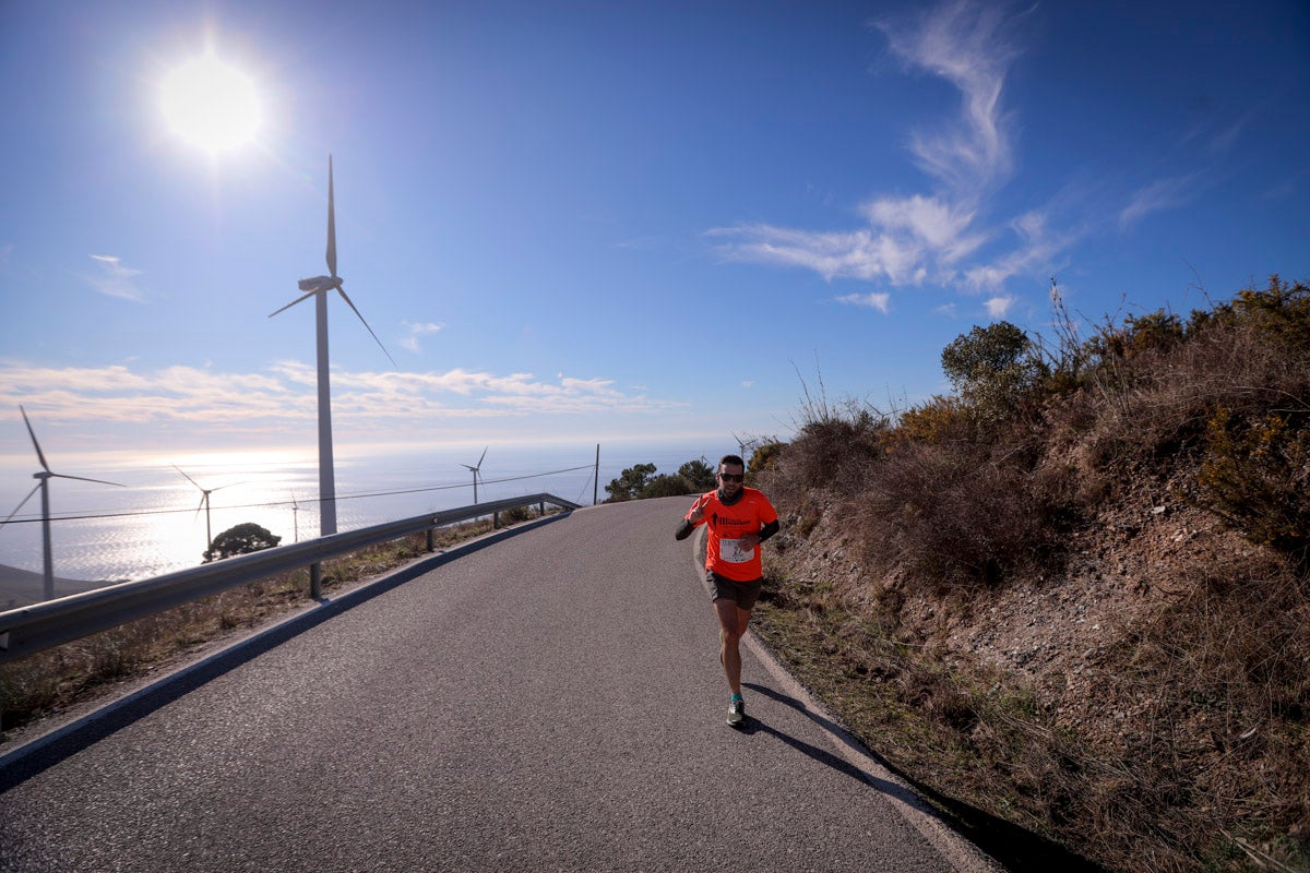 La XX Subida Pedestre al Conjuro arrancó a las 10 de la mañana, y los corredores tuvieron que enfrentarse a 17,8 kilometros en una mañana soleada