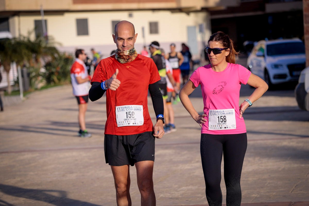 La XX Subida Pedestre al Conjuro arrancó a las 10 de la mañana, y los corredores tuvieron que enfrentarse a 17,8 kilometros en una mañana soleada