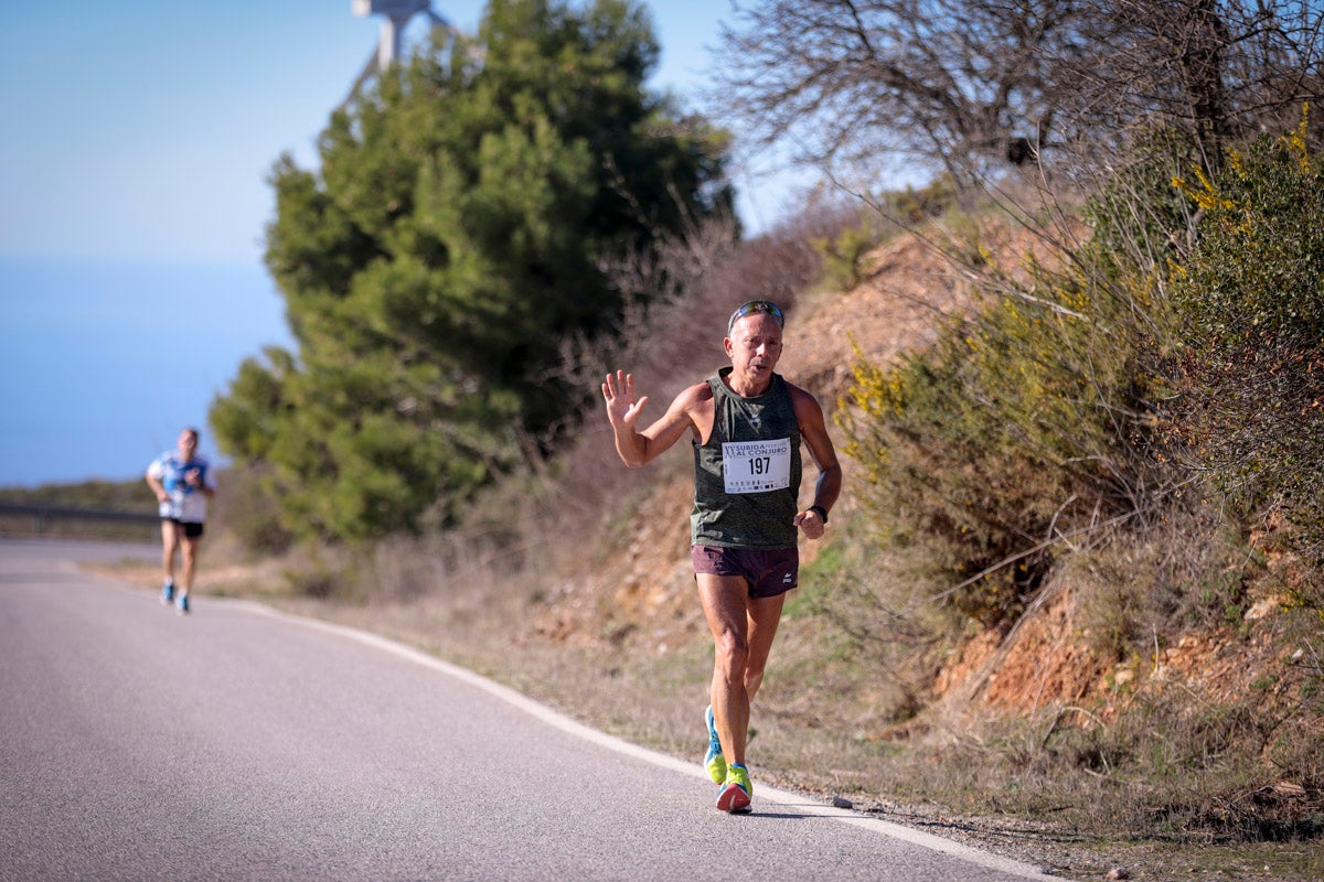 La XX Subida Pedestre al Conjuro arrancó a las 10 de la mañana, y los corredores tuvieron que enfrentarse a 17,8 kilometros en una mañana soleada