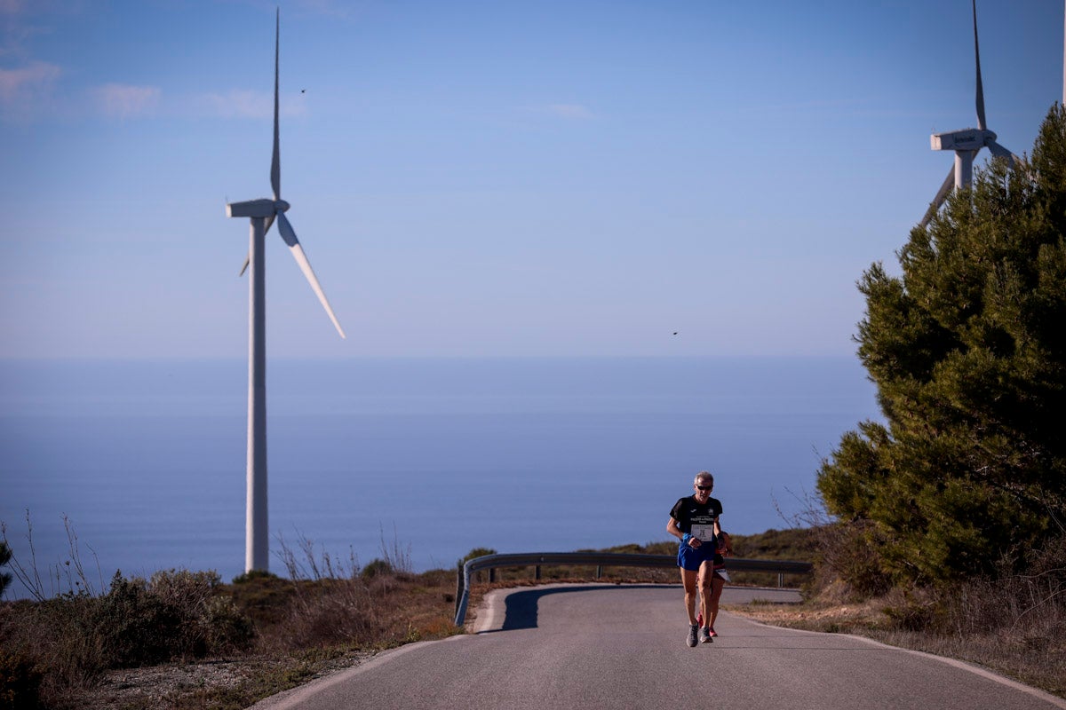 La XX Subida Pedestre al Conjuro arrancó a las 10 de la mañana, y los corredores tuvieron que enfrentarse a 17,8 kilometros en una mañana soleada