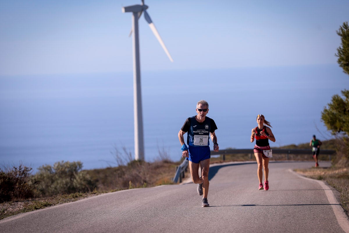 La XX Subida Pedestre al Conjuro arrancó a las 10 de la mañana, y los corredores tuvieron que enfrentarse a 17,8 kilometros en una mañana soleada