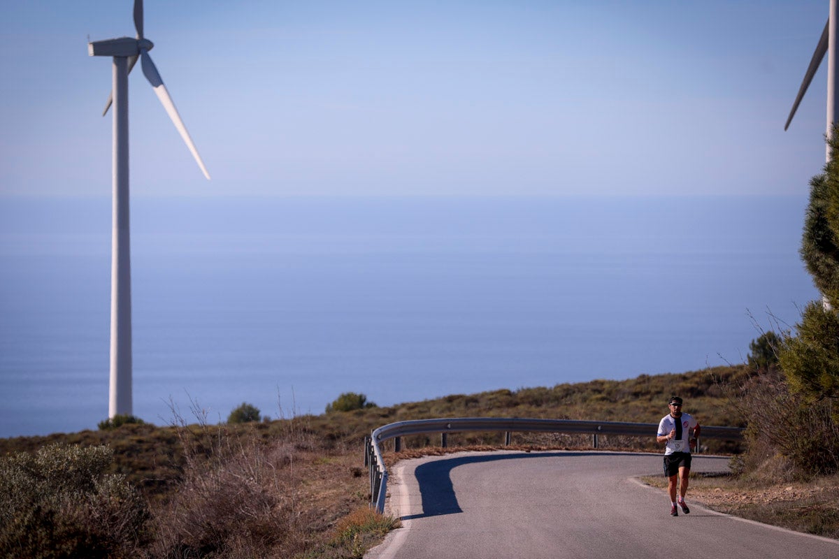 La XX Subida Pedestre al Conjuro arrancó a las 10 de la mañana, y los corredores tuvieron que enfrentarse a 17,8 kilometros en una mañana soleada