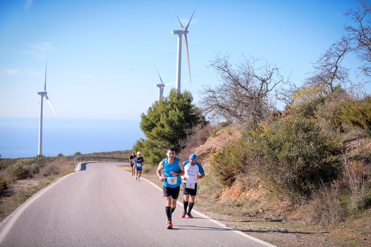 La XX Subida Pedestre al Conjuro arrancó a las 10 de la mañana, y los corredores tuvieron que enfrentarse a 17,8 kilometros en una mañana soleada