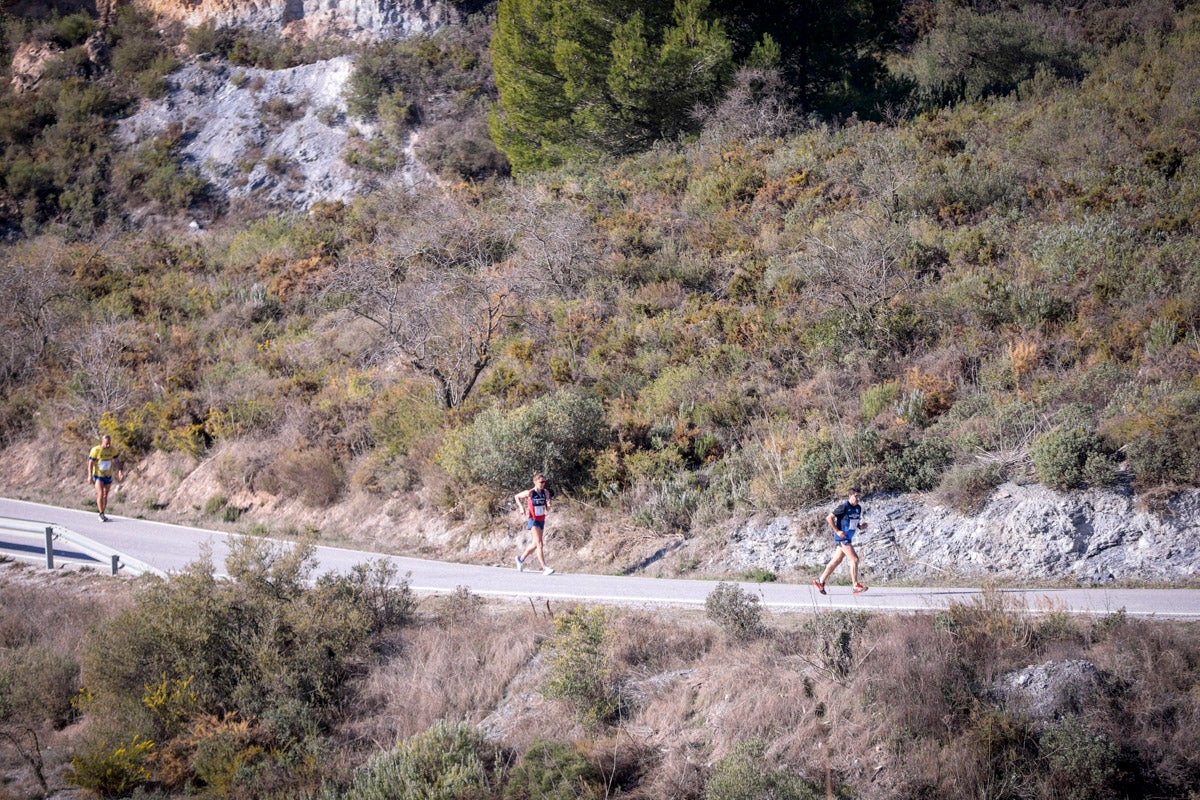 La XX Subida Pedestre al Conjuro arrancó a las 10 de la mañana, y los corredores tuvieron que enfrentarse a 17,8 kilometros en una mañana soleada