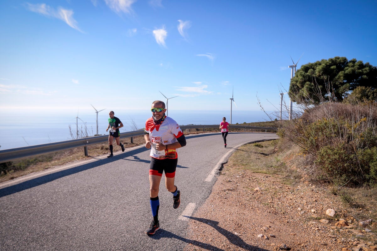 La XX Subida Pedestre al Conjuro arrancó a las 10 de la mañana, y los corredores tuvieron que enfrentarse a 17,8 kilometros en una mañana soleada