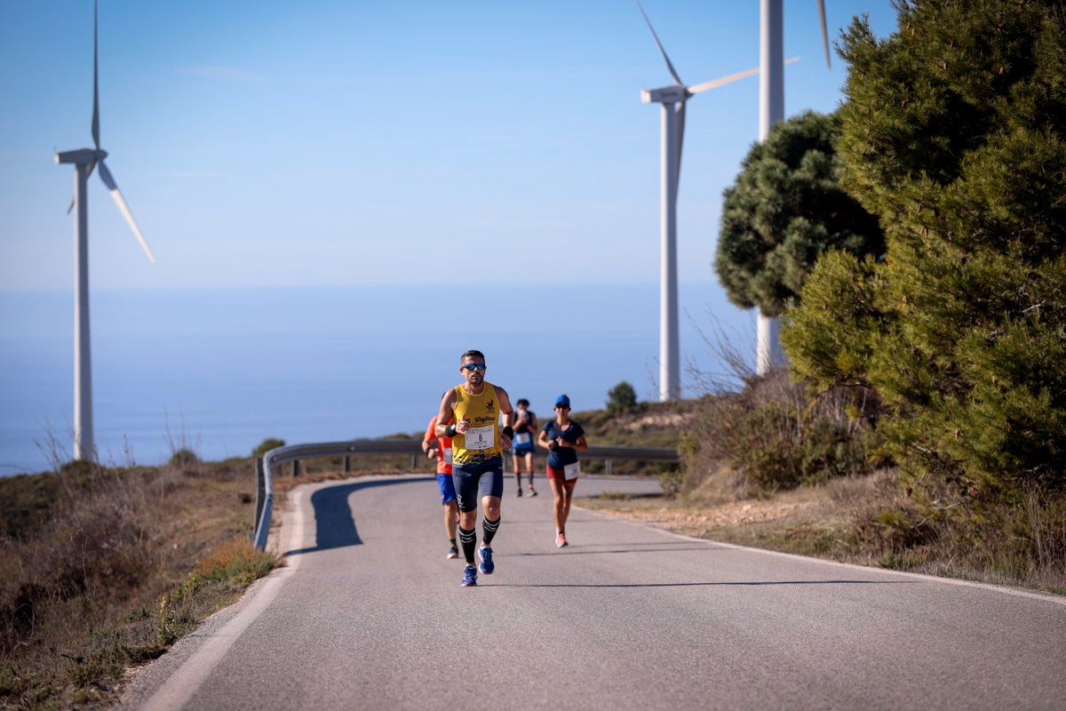 La XX Subida Pedestre al Conjuro arrancó a las 10 de la mañana, y los corredores tuvieron que enfrentarse a 17,8 kilometros en una mañana soleada
