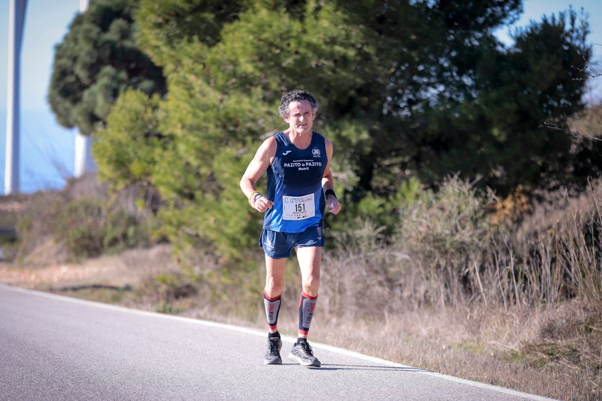 La XX Subida Pedestre al Conjuro arrancó a las 10 de la mañana, y los corredores tuvieron que enfrentarse a 17,8 kilometros en una mañana soleada