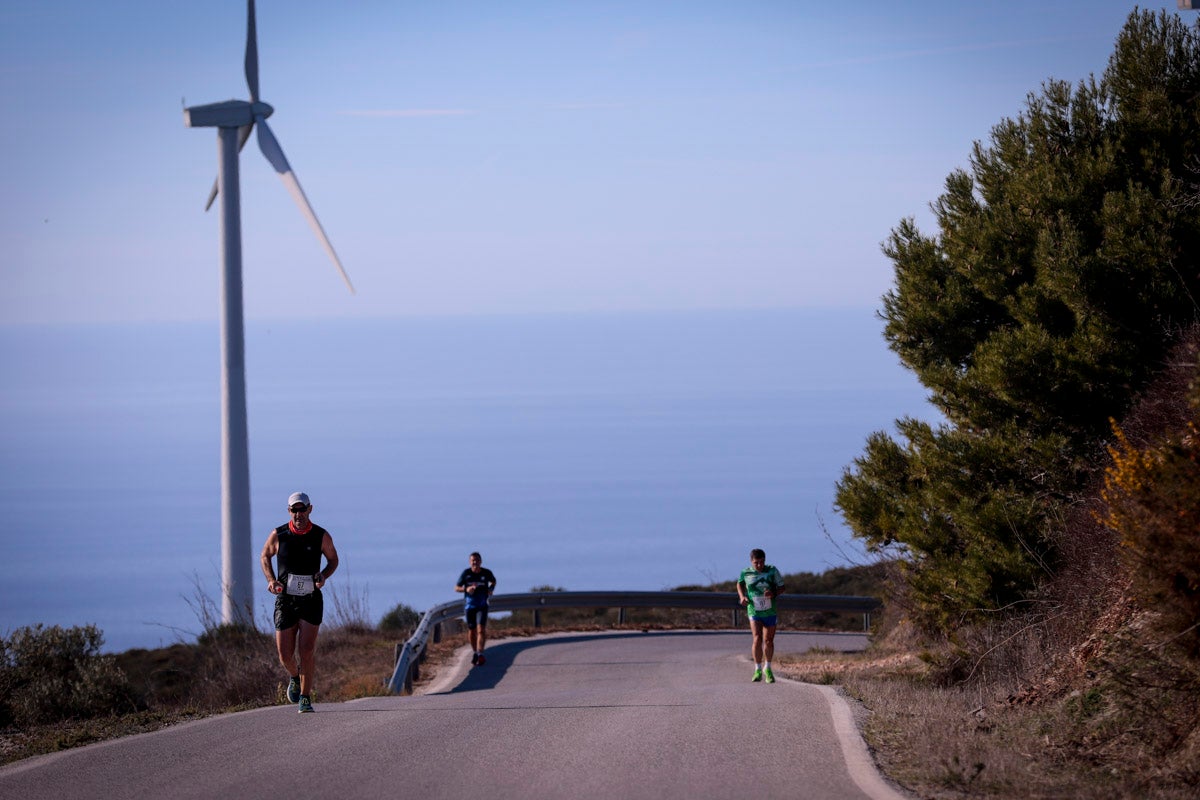 La XX Subida Pedestre al Conjuro arrancó a las 10 de la mañana, y los corredores tuvieron que enfrentarse a 17,8 kilometros en una mañana soleada