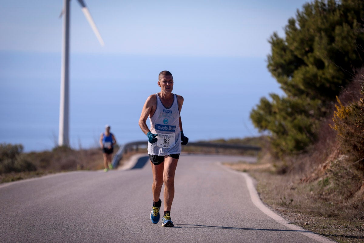 La XX Subida Pedestre al Conjuro arrancó a las 10 de la mañana, y los corredores tuvieron que enfrentarse a 17,8 kilometros en una mañana soleada