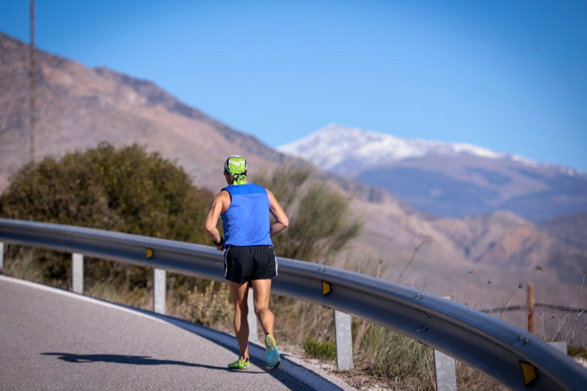 La XX Subida Pedestre al Conjuro arrancó a las 10 de la mañana, y los corredores tuvieron que enfrentarse a 17,8 kilometros en una mañana soleada