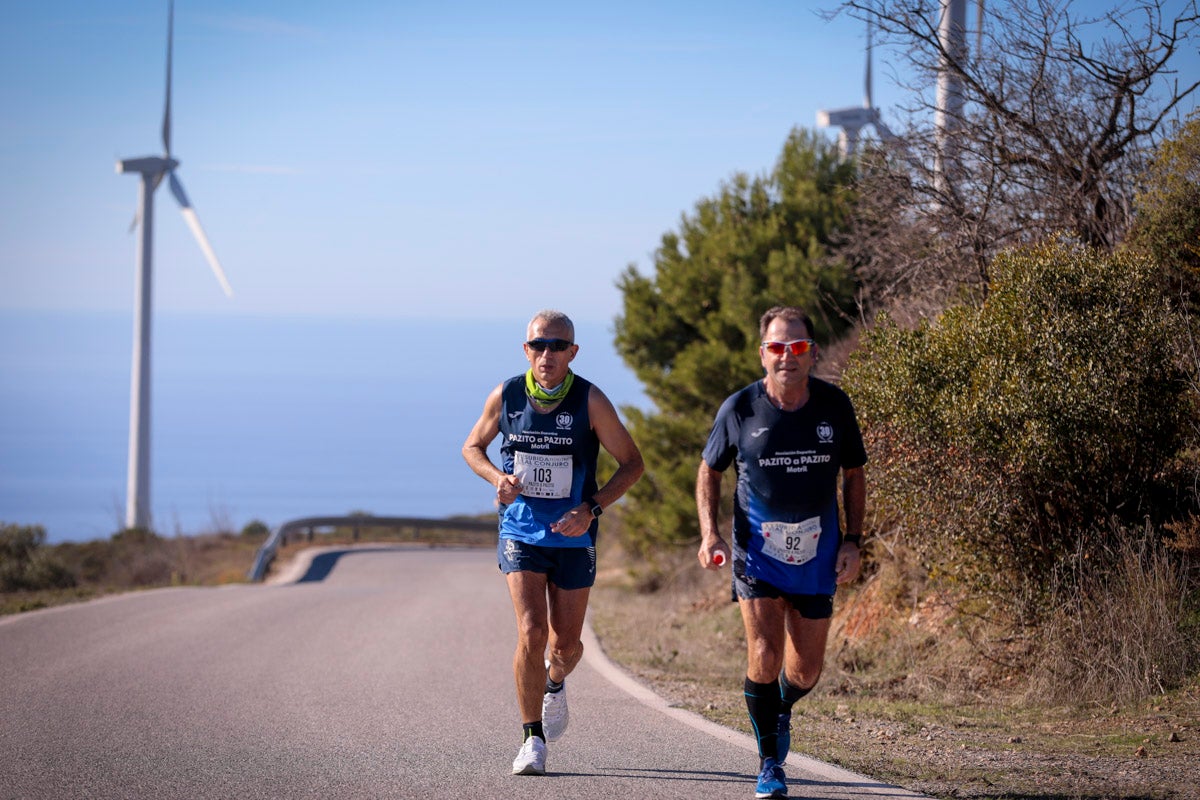 La XX Subida Pedestre al Conjuro arrancó a las 10 de la mañana, y los corredores tuvieron que enfrentarse a 17,8 kilometros en una mañana soleada
