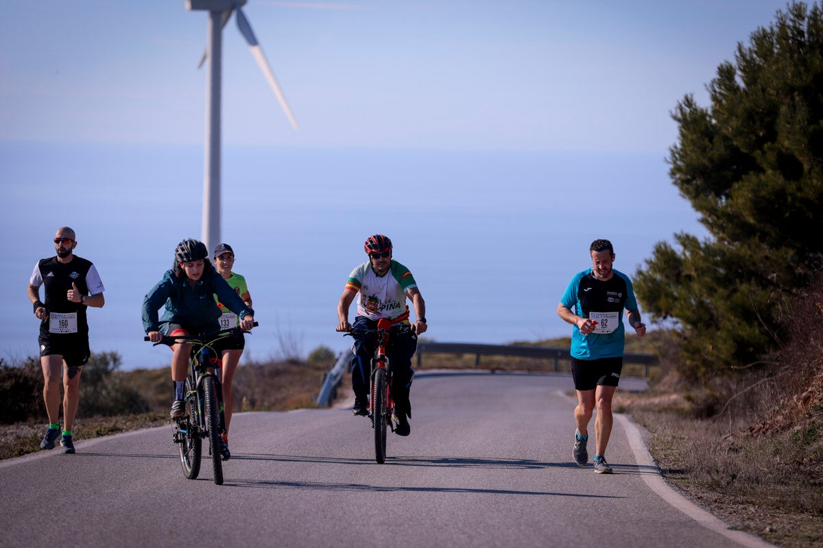 La XX Subida Pedestre al Conjuro arrancó a las 10 de la mañana, y los corredores tuvieron que enfrentarse a 17,8 kilometros en una mañana soleada
