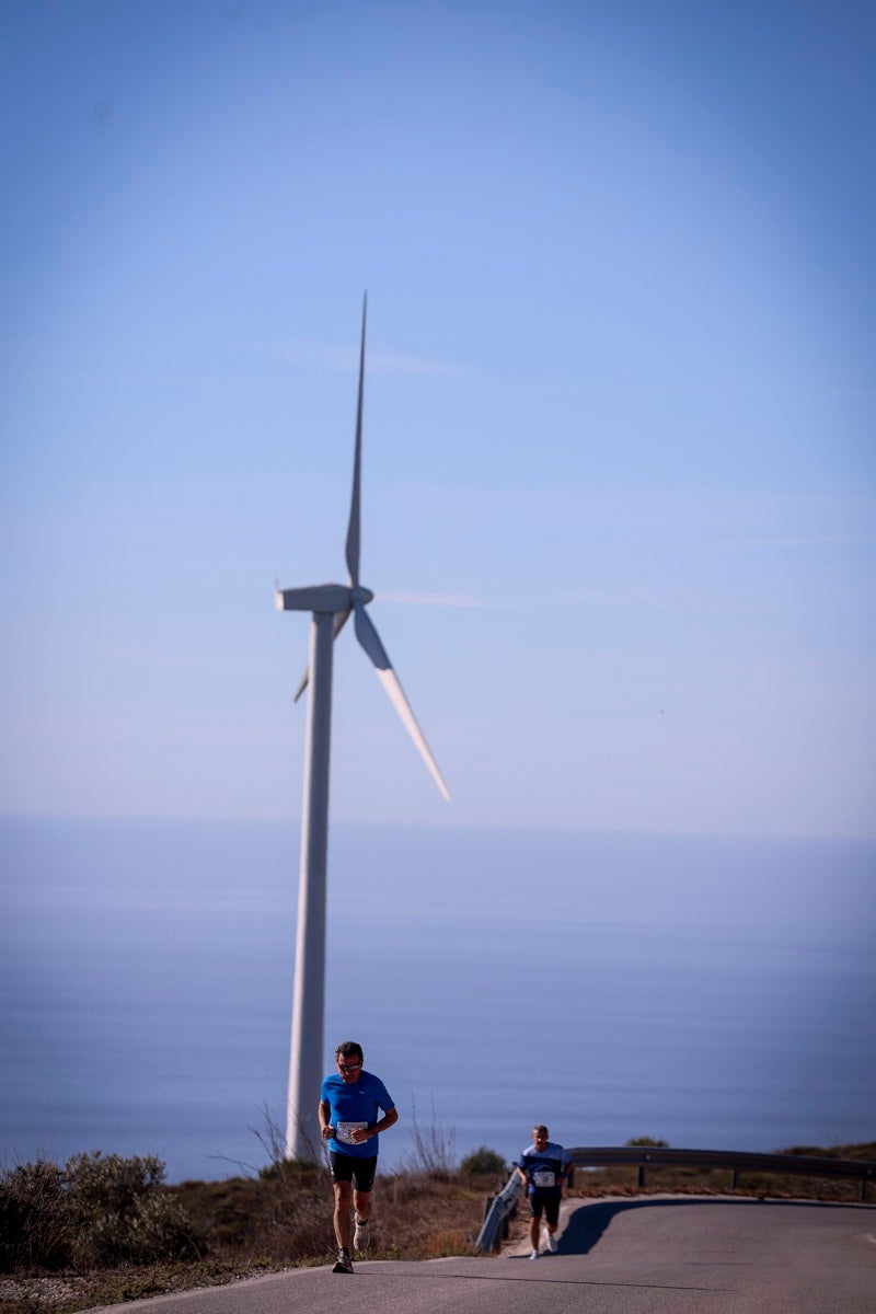 La XX Subida Pedestre al Conjuro arrancó a las 10 de la mañana, y los corredores tuvieron que enfrentarse a 17,8 kilometros en una mañana soleada