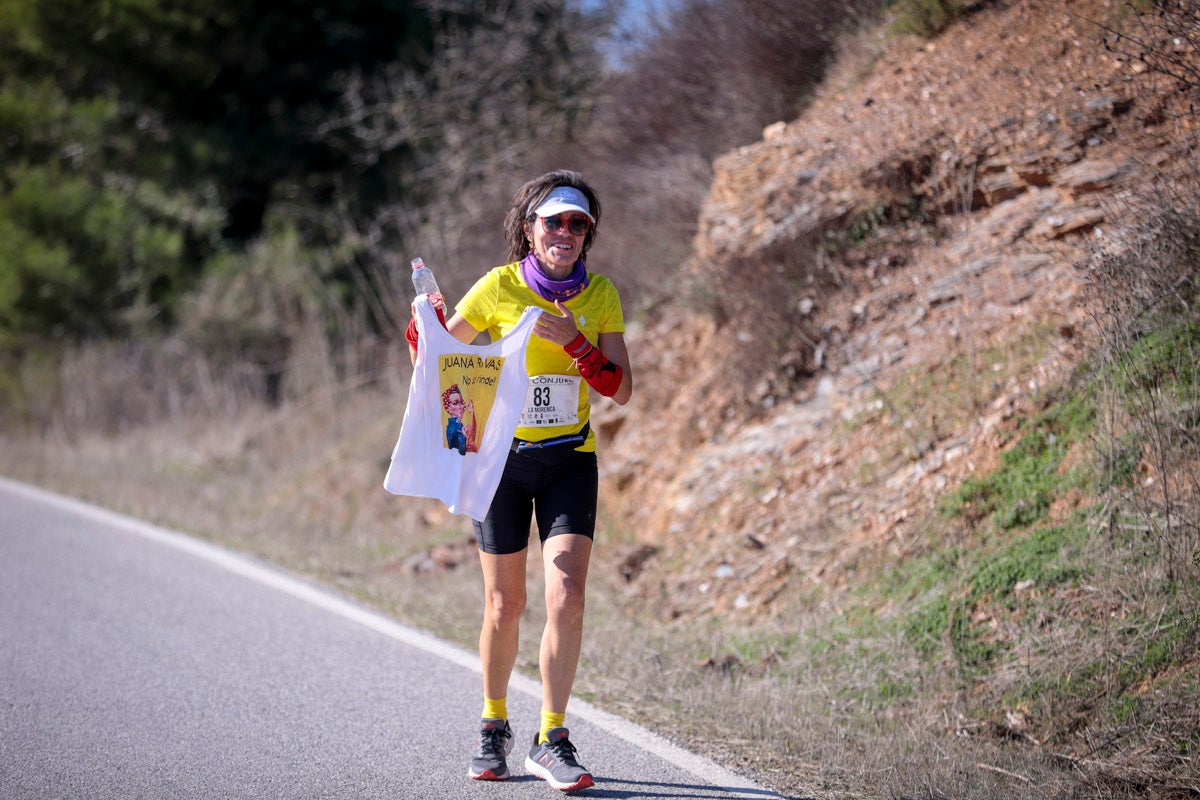 La XX Subida Pedestre al Conjuro arrancó a las 10 de la mañana, y los corredores tuvieron que enfrentarse a 17,8 kilometros en una mañana soleada