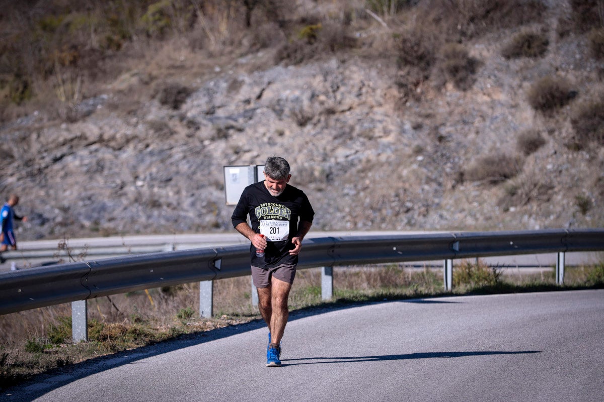 La XX Subida Pedestre al Conjuro arrancó a las 10 de la mañana, y los corredores tuvieron que enfrentarse a 17,8 kilometros en una mañana soleada