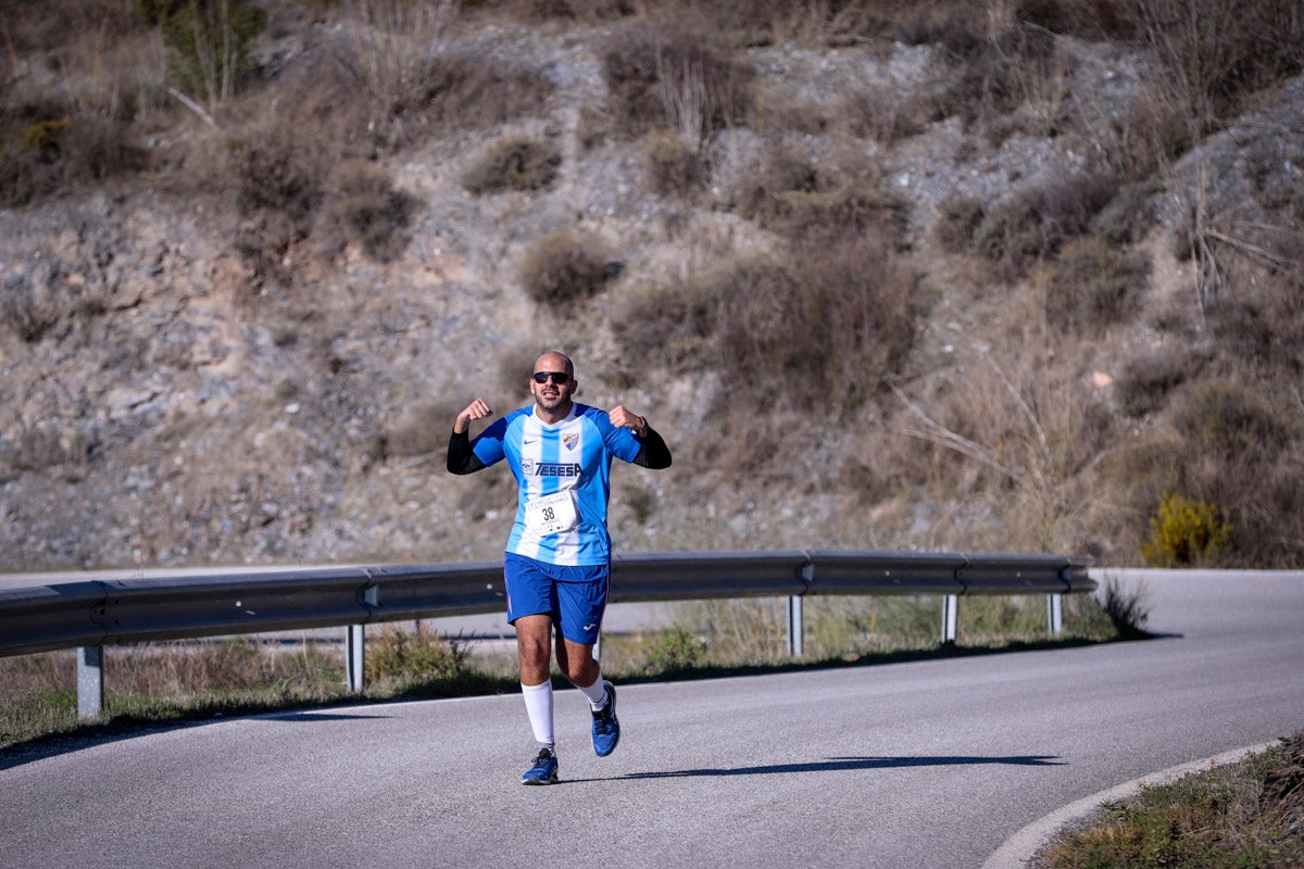 La XX Subida Pedestre al Conjuro arrancó a las 10 de la mañana, y los corredores tuvieron que enfrentarse a 17,8 kilometros en una mañana soleada