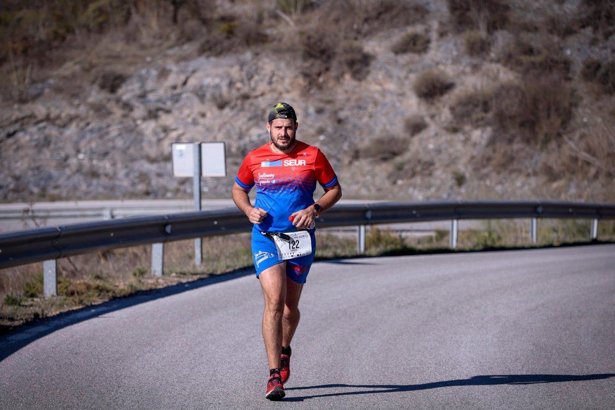 La XX Subida Pedestre al Conjuro arrancó a las 10 de la mañana, y los corredores tuvieron que enfrentarse a 17,8 kilometros en una mañana soleada