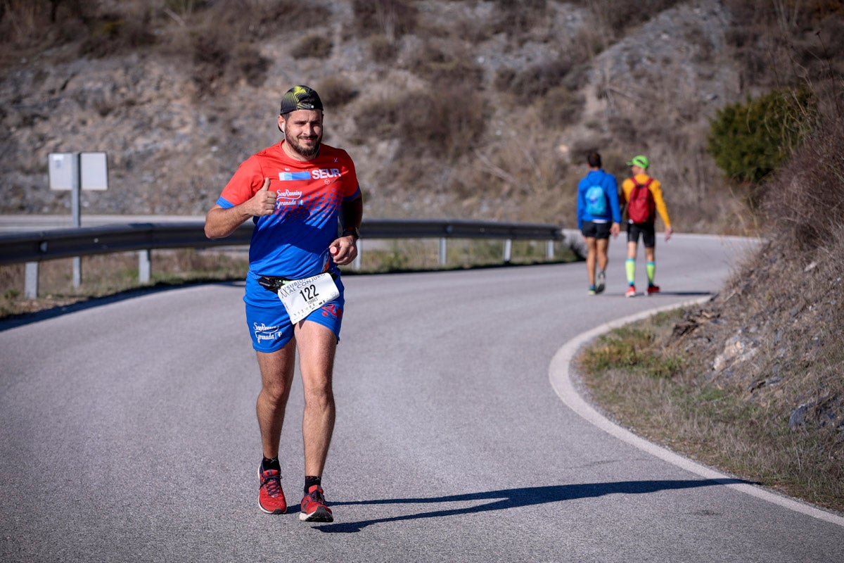 La XX Subida Pedestre al Conjuro arrancó a las 10 de la mañana, y los corredores tuvieron que enfrentarse a 17,8 kilometros en una mañana soleada
