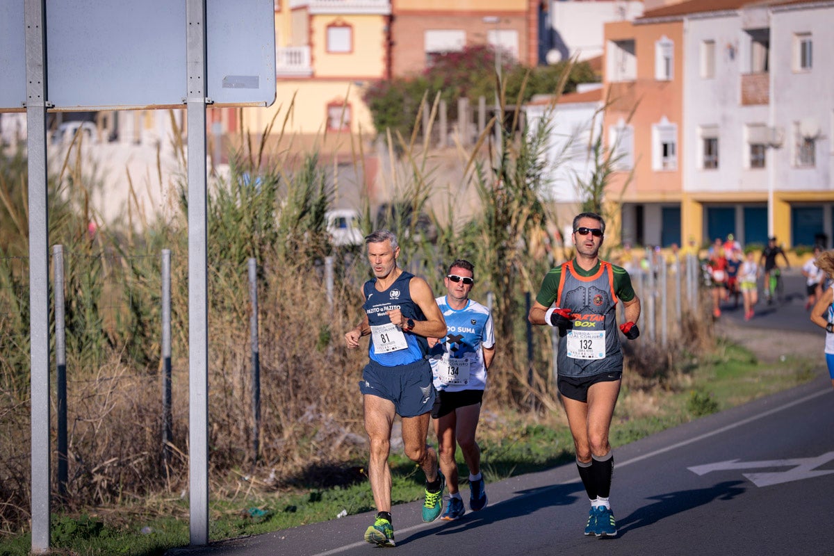 La XX Subida Pedestre al Conjuro arrancó a las 10 de la mañana, y los corredores tuvieron que enfrentarse a 17,8 kilometros en una mañana soleada