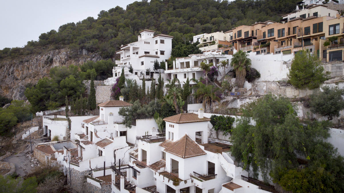 Los deslizamientos de tierra han dejado en estado ruinoso más de 100 casas 