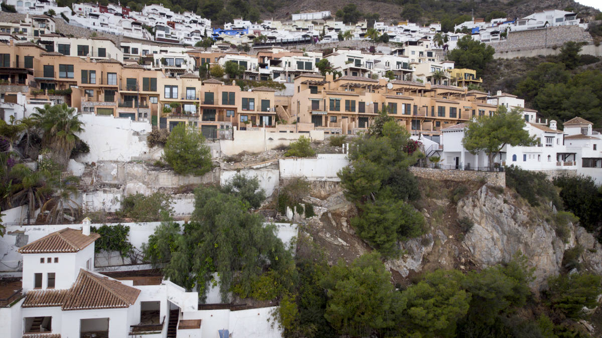 Los deslizamientos de tierra han dejado en estado ruinoso más de 100 casas 