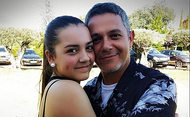 Sara Sánchez, con Alejandro Sanz, cuando fue a ensayar a su finca de Extremadura