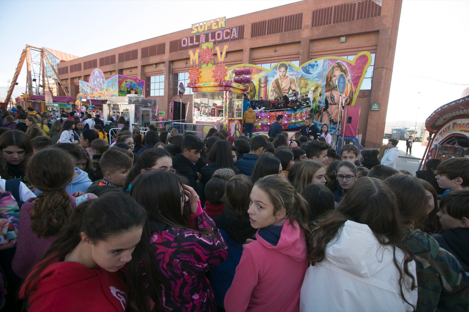 Juveándalus, la feria de la infancia y la juventud, ha iniciado ya una nueva edición en la que cumple 34 años. Desde el día 17 de diciembre hasta el 4 de enero las puertas de Juveándalus estarán abiertas 