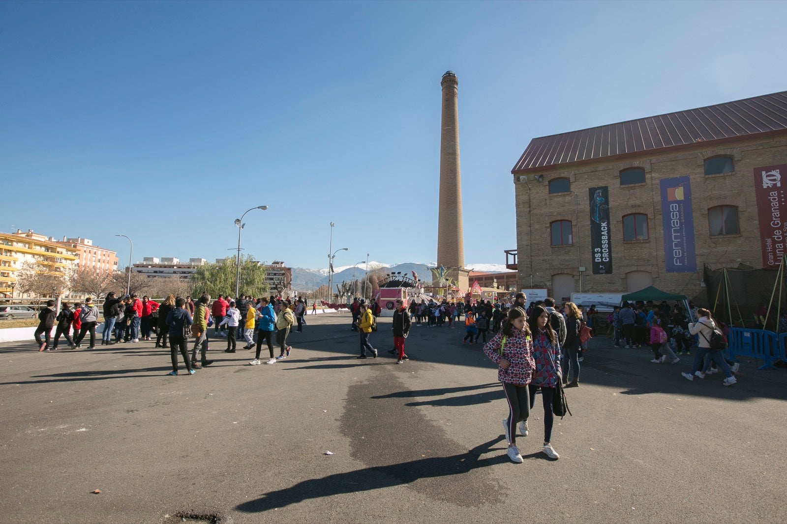 Juveándalus, la feria de la infancia y la juventud, ha iniciado ya una nueva edición en la que cumple 34 años. Desde el día 17 de diciembre hasta el 4 de enero las puertas de Juveándalus estarán abiertas 